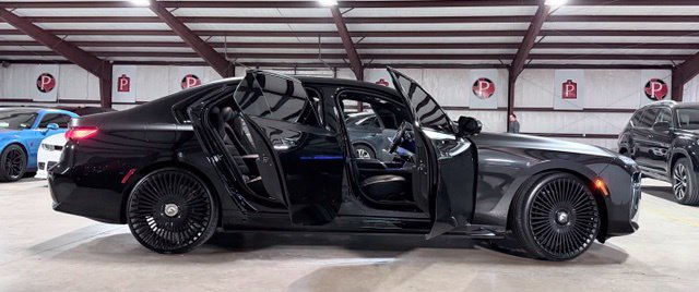 Used 2024 BMW i7 eDrive50 w/ M Sport Package RWD image 41