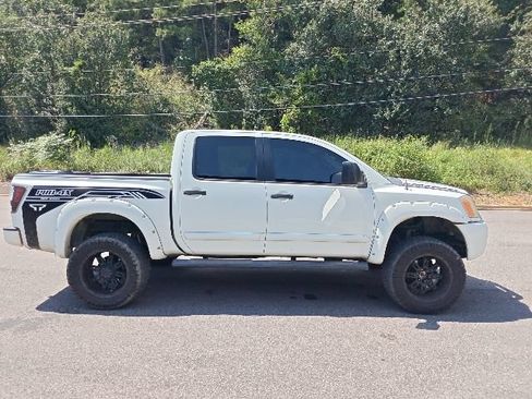 Used 2013 Nissan Titan PRO-4X AWD/4WD image 2