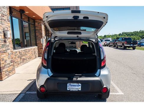 Used 2015 Kia Soul + FWD image 24