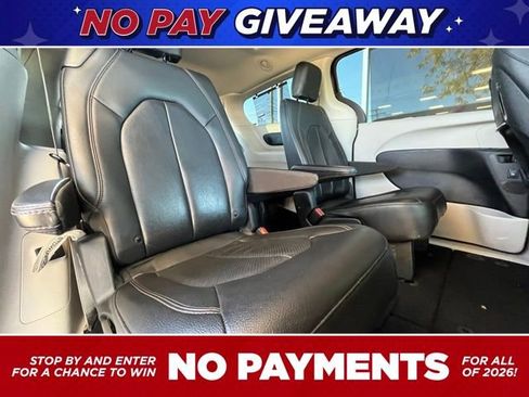 Used 2019 Chrysler Pacifica Touring-L Plus w/ Tire & Wheel Group image 29