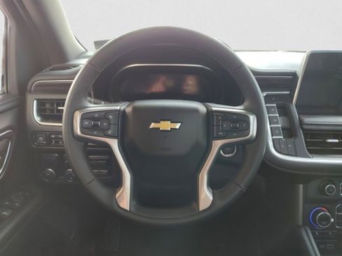 Used 2023 Chevrolet Suburban LT w/ LT Signature Package RWD image 16