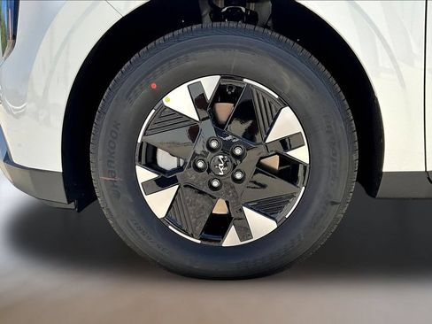 New 2026 Kia Carnival LXS FWD image 13