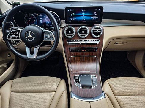 Used 2022 Mercedes-Benz GLC 300 4MATIC image 32