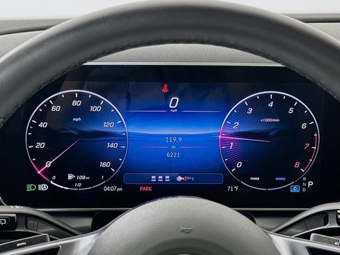 Used 2026 Mercedes-Benz GLC 300 image 13