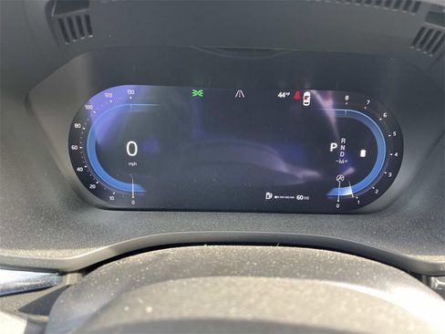 Used 2024 Volvo XC60 B5 Plus image 26