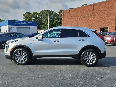 Used 2022 Cadillac XT4 Premium Luxury w/ Safety Alert Package FWD image 4