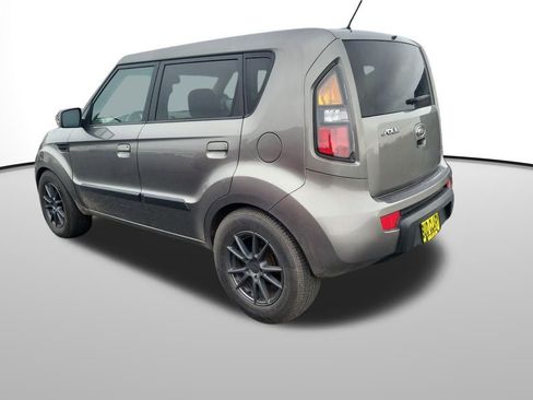 Used 2010 Kia Soul ! image 3