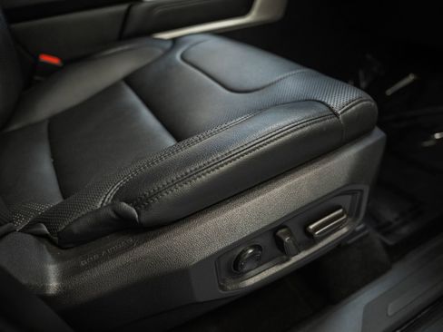 Used 2023 Toyota Tundra Limited w/ Power Package image 39