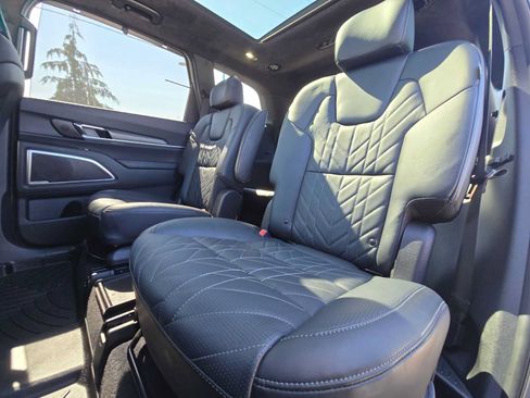 Used 2025 Kia Telluride SX Prestige X-Line AWD/4WD image 17