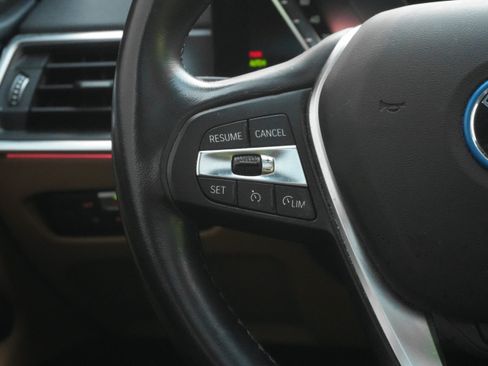 Used 2023 BMW i4 eDrive35 w/ Premium Package RWD image 16