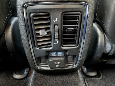 Used 2021 Jeep Grand Cherokee Limited image 23