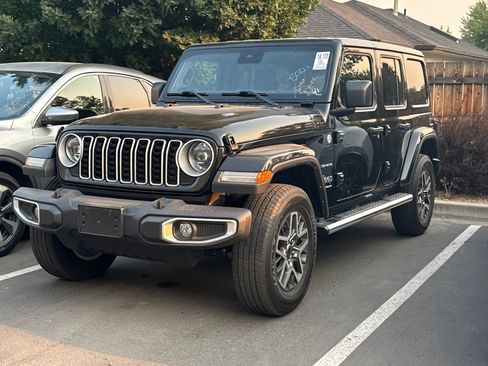 Used 2024 Jeep Wrangler Unlimited Sahara AWD/4WD image 2