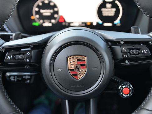 Certified 2025 Porsche 911 Carrera image 29