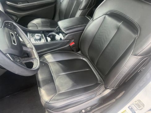 Used 2023 Jeep Grand Cherokee L Limited AWD/4WD image 16