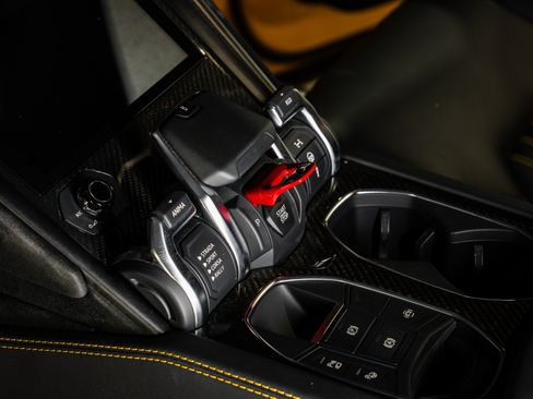 Used 2024 Lamborghini Urus Performante AWD/4WD image 21