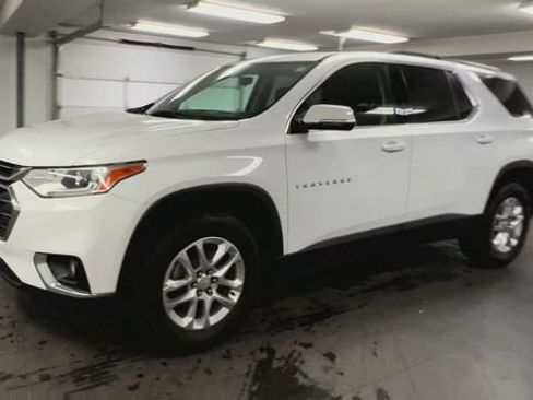 Used 2019 Chevrolet Traverse LT FWD image 4