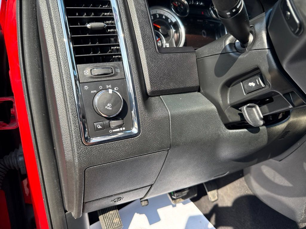 Used 2015 RAM 3500 Laramie AWD/4WD image 26