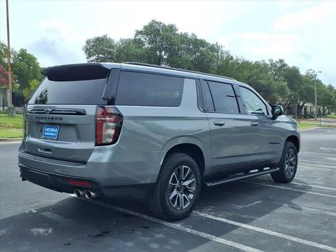 Used 2023 Chevrolet Suburban Z71 w/ Z71 Off-Road Package AWD/4WD image 6
