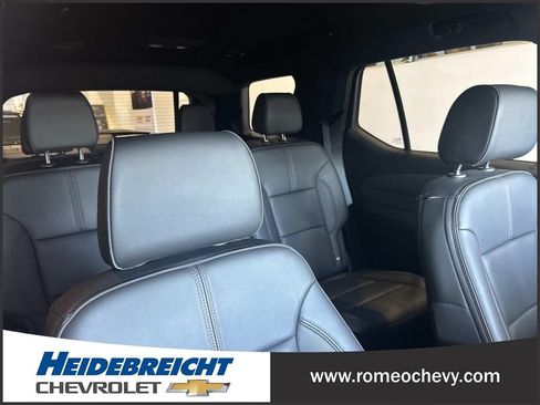 Certified 2023 Chevrolet Traverse RS FWD image 35