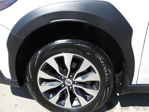 Used 2025 Subaru Outback Limited AWD/4WD image 11