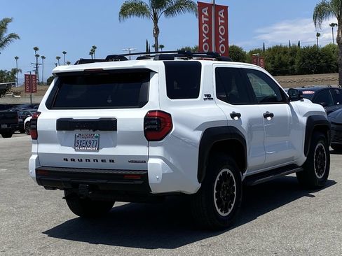 Certified 2025 Toyota 4Runner TRD Off-Road AWD/4WD image 8