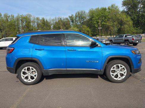 Used 2024 Jeep Compass Latitude AWD/4WD image 24