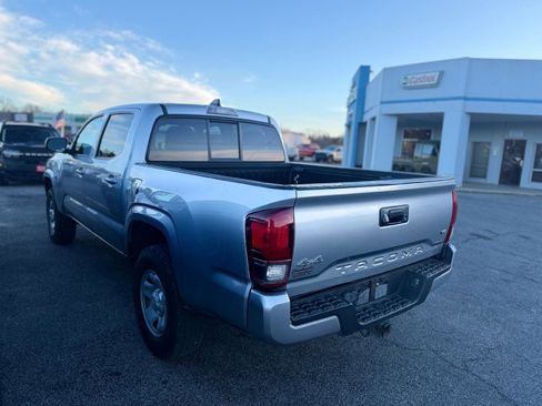 Used 2021 Toyota Tacoma SR image 5