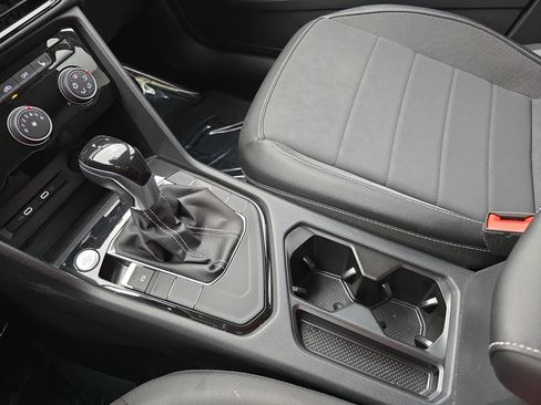 Certified 2023 Volkswagen Taos SE FWD image 24