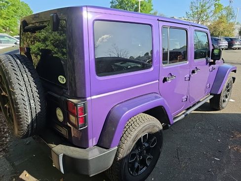 Used 2018 Jeep Wrangler Unlimited Sahara image 3