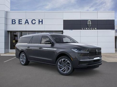 New 2025 Lincoln Navigator L Reserve AWD/4WD image 1
