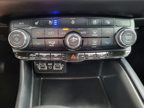 Used 2024 Dodge Durango GT AWD/4WD image 15