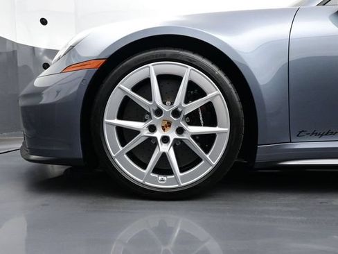 Certified 2026 Porsche 911 Targa 4 GTS AWD/4WD image 6