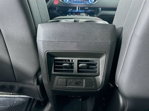 Used 2025 Chevrolet Colorado Z71 w/ Technology Package AWD/4WD image 26
