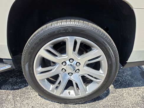 Used 2015 Cadillac Escalade Luxury AWD/4WD image 16