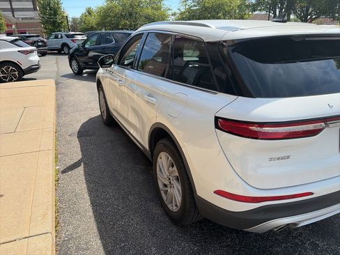 Used 2022 Lincoln Corsair FWD image 3