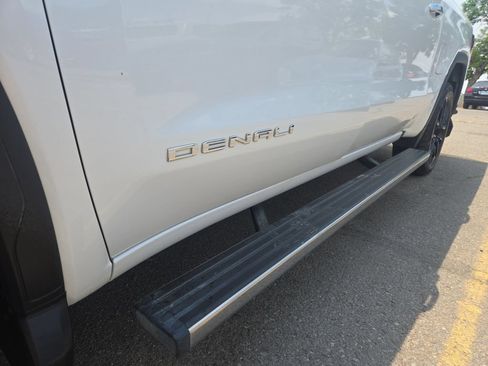 Used 2023 GMC Sierra 1500 Denali w/ Denali Carbonpro Edition AWD/4WD image 19