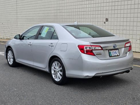 Used 2012 Toyota Camry XLE w/ Leather Pkg FWD image 5