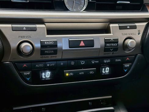 Used 2015 Lexus ES 350 w/ Premium Package FWD image 10