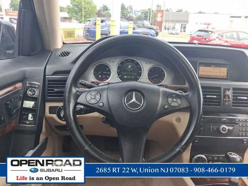 Used 2010 Mercedes-Benz GLK 350 4MATIC image 17