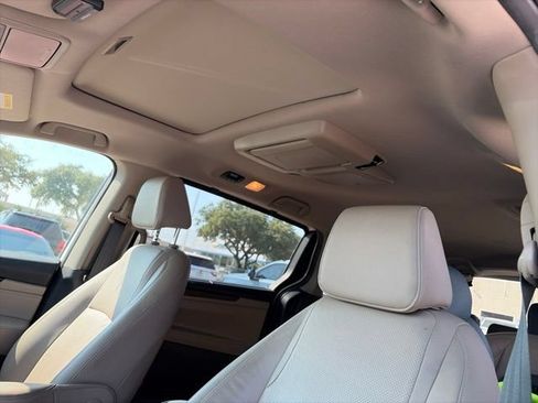 Used 2018 Honda Odyssey Elite image 12