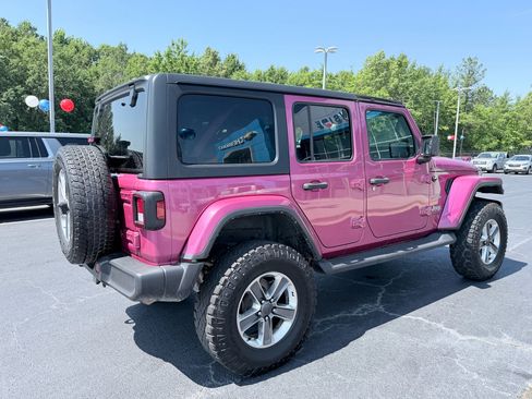 Used 2022 Jeep Wrangler Unlimited Sahara w/ Cold Weather Group AWD/4WD image 5