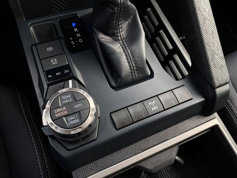 Used 2025 Toyota Tacoma TRD Off-Road image 20