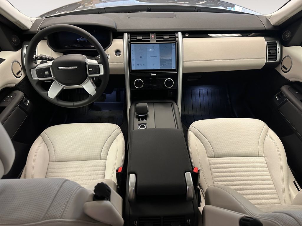 Used 2026 Land Rover Discovery S AWD/4WD image 10