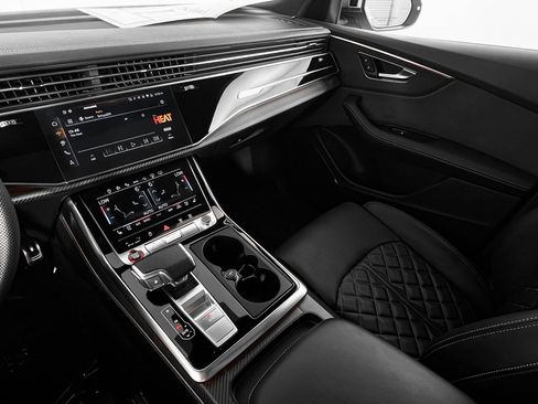 Certified 2024 Audi SQ8 Prestige image 31