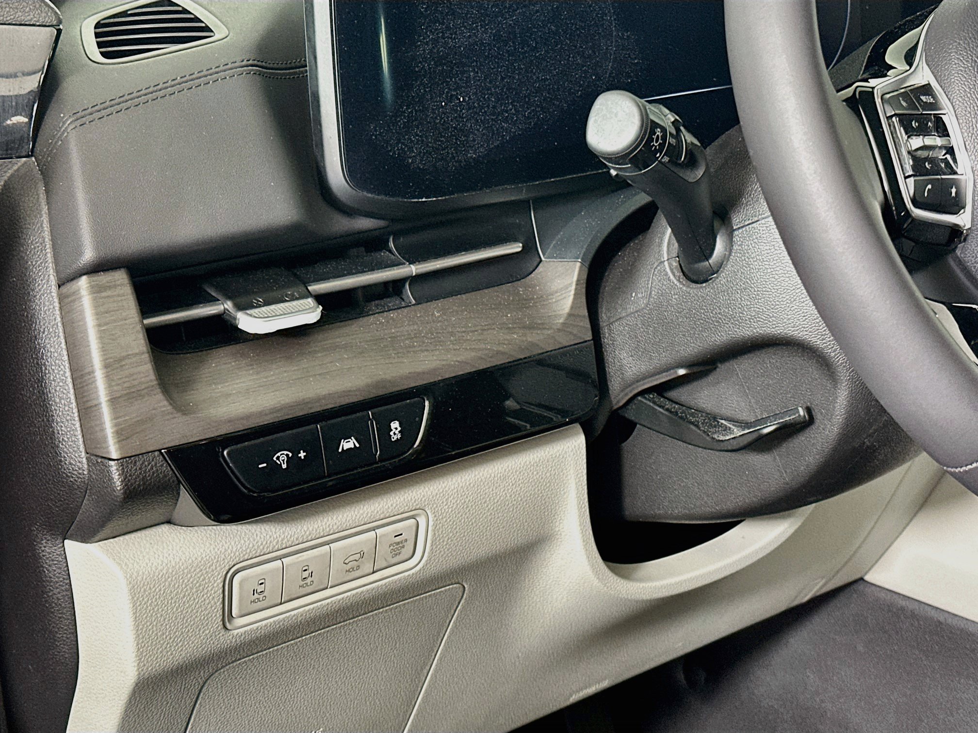 Used 2024 Kia Carnival SX FWD image 17