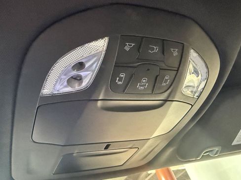 Used 2023 Chrysler Pacifica Touring-L w/ S Appearance Package AWD/4WD image 37