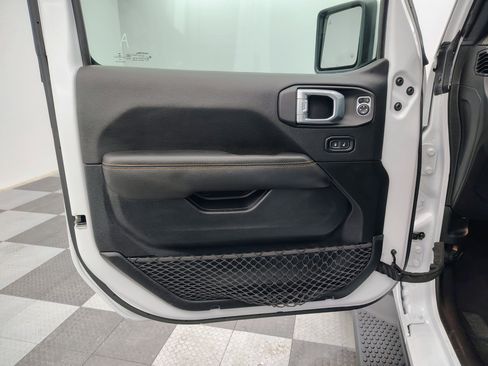 Used 2021 Jeep Wrangler Unlimited Sahara image 25