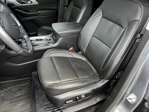 Used 2020 Chevrolet Traverse RS w/ LPO, Floor Liner Package image 5