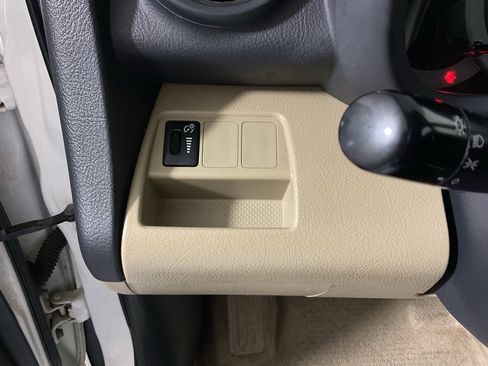 Used 2011 Toyota RAV4 4WD image 20