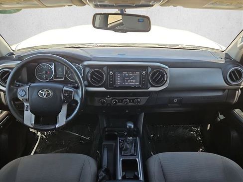 Used 2017 Toyota Tacoma SR5 AWD/4WD image 16